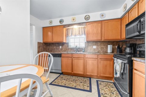 Condo in Belleair, Florida, 2 bedrooms  № 1618138 - photo 26