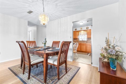 Condo in Belleair, Florida, 2 bedrooms  № 1618138 - photo 18