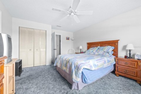 Condo in Belleair, Florida, 2 bedrooms  № 1618138 - photo 8