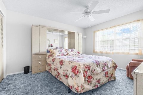Condo in Belleair, Florida, 2 bedrooms  № 1618138 - photo 13