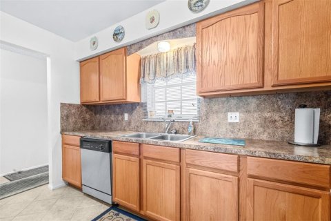 Condo in Belleair, Florida, 2 bedrooms  № 1618138 - photo 22
