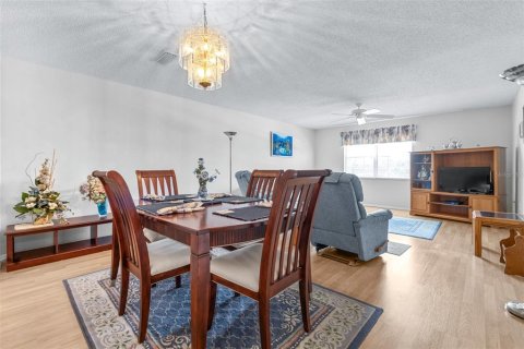 Condo in Belleair, Florida, 2 bedrooms  № 1618138 - photo 27