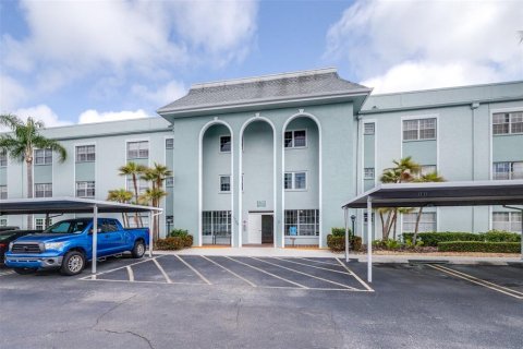 Condo in Belleair, Florida, 2 bedrooms  № 1618138 - photo 14