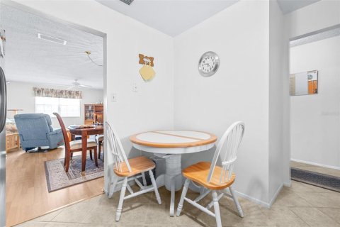 Condo in Belleair, Florida, 2 bedrooms  № 1618138 - photo 17