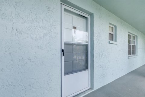 Condo in Belleair, Florida, 2 bedrooms  № 1618138 - photo 16