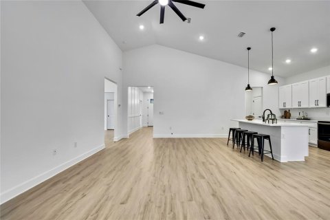 House in Brooksville, Florida 4 bedrooms, 191.47 sq.m. № 1876186 - photo 7