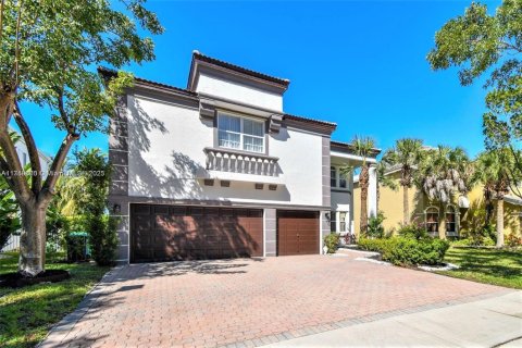 Casa en venta en Miramar, Florida, 6 dormitorios, 371.05 m2 № 1713221 - foto 2