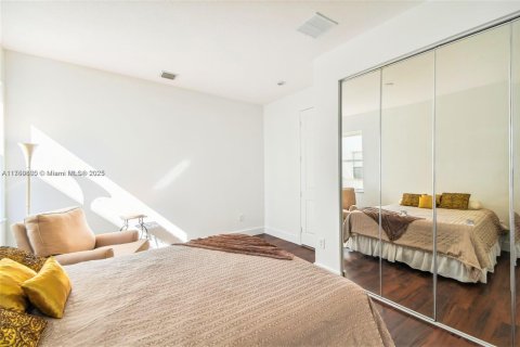 Casa en venta en Miramar, Florida, 6 dormitorios, 371.05 m2 № 1713221 - foto 17