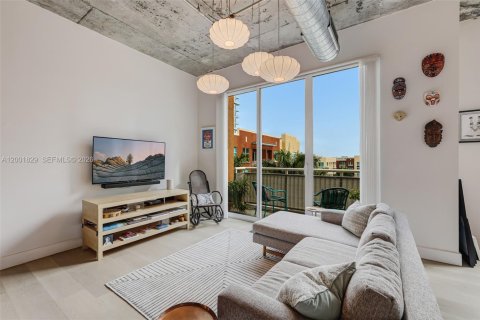 Condo in Miami, Florida, 2 bedrooms  № 2065927 - photo 5