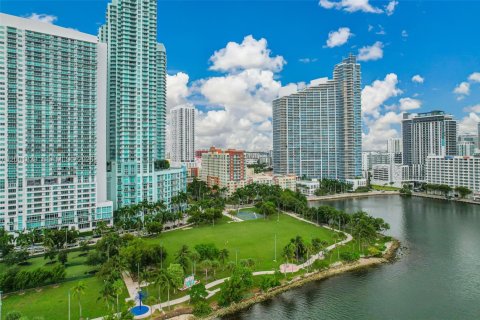 Condo in Miami, Florida, 2 bedrooms  № 2065927 - photo 30