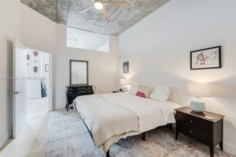 Condo in Miami, Florida, 2 bedrooms  № 2065927 - photo 15