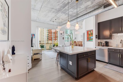 Condo in Miami, Florida, 2 bedrooms  № 2065927