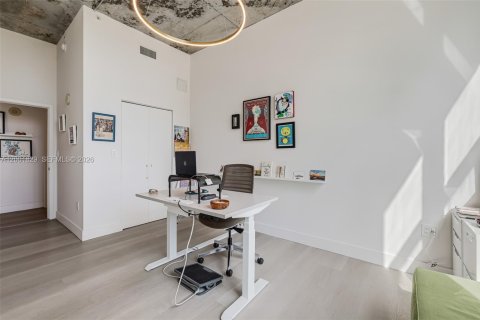 Condo in Miami, Florida, 2 bedrooms  № 2065927 - photo 21