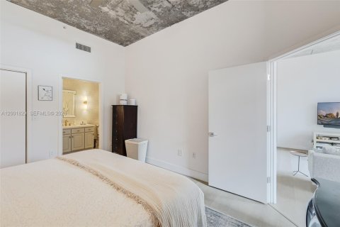 Condo in Miami, Florida, 2 bedrooms  № 2065927 - photo 14