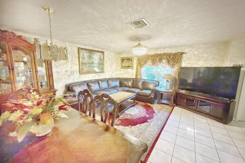 Touwnhouse à vendre à Pembroke Pines, Floride: 3 chambres, 151.9 m2 № 2077046 - photo 26