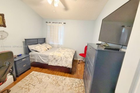Touwnhouse à vendre à Pembroke Pines, Floride: 3 chambres, 151.9 m2 № 2077046 - photo 17