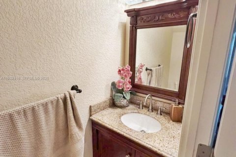 Touwnhouse à vendre à Pembroke Pines, Floride: 3 chambres, 151.9 m2 № 2077046 - photo 29