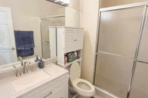 Touwnhouse à vendre à Pembroke Pines, Floride: 3 chambres, 151.9 m2 № 2077046 - photo 9
