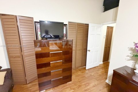 Touwnhouse à vendre à Pembroke Pines, Floride: 3 chambres, 151.9 m2 № 2077046 - photo 7