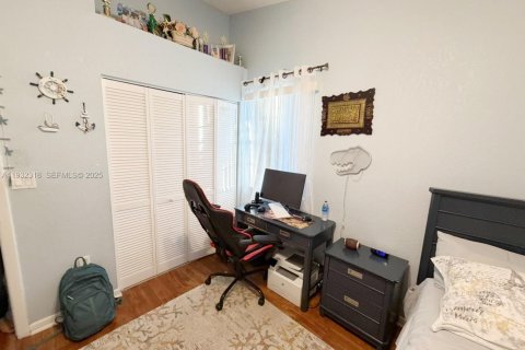 Touwnhouse à vendre à Pembroke Pines, Floride: 3 chambres, 151.9 m2 № 2077046 - photo 18