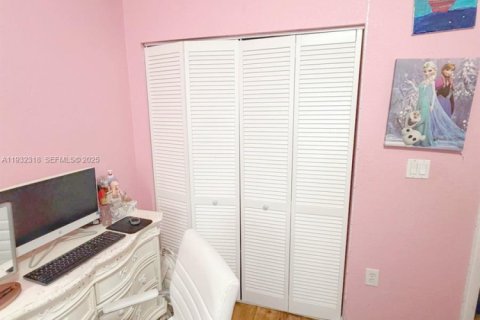 Touwnhouse à vendre à Pembroke Pines, Floride: 3 chambres, 151.9 m2 № 2077046 - photo 15