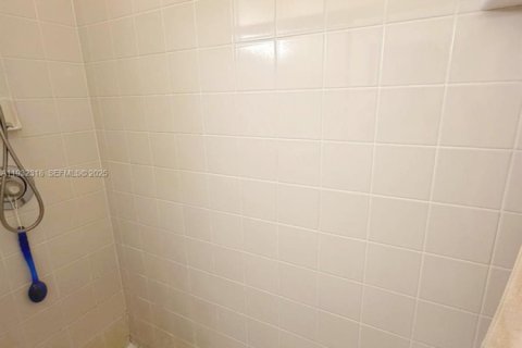 Touwnhouse à vendre à Pembroke Pines, Floride: 3 chambres, 151.9 m2 № 2077046 - photo 11