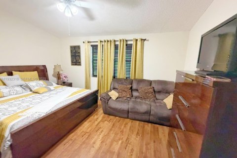Touwnhouse à vendre à Pembroke Pines, Floride: 3 chambres, 151.9 m2 № 2077046 - photo 5