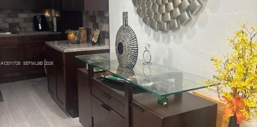 Villa ou maison à Miami, Floride 2 chambres, 65.12 m2 № 2075343