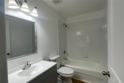 Adosado en venta en Tampa, Florida, 3 dormitorios, 126.72 m2 № 1894212 - foto 3