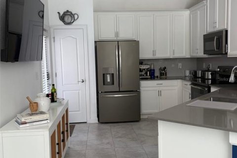 Townhouse in Davenport, Florida 5 bedrooms, 234.3 sq.m. № 1882803 - photo 3