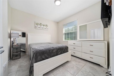 Townhouse in Davenport, Florida 5 bedrooms, 234.3 sq.m. № 1882803 - photo 15