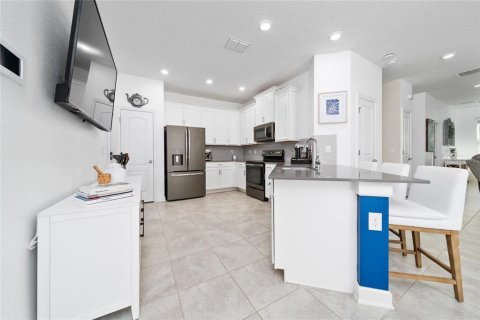 Townhouse in Davenport, Florida 5 bedrooms, 234.3 sq.m. № 1882803 - photo 10