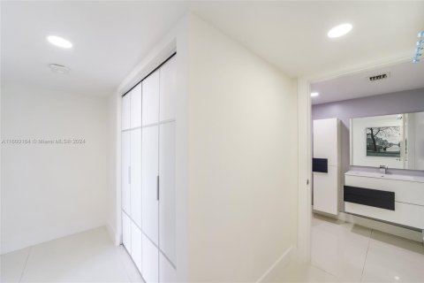 Condominio en venta en Miami, Florida, 2 dormitorios, 103.4 m2 № 1710061 - foto 29