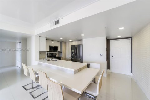 Condominio en venta en Miami, Florida, 2 dormitorios, 103.4 m2 № 1710061 - foto 11