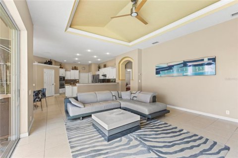 House in Tampa, Florida 6 bedrooms, 335.38 sq.m. № 2101105 - photo 20