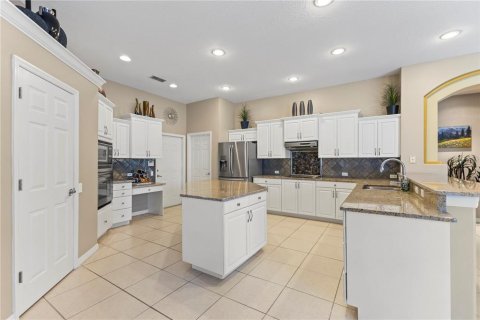 House in Tampa, Florida 6 bedrooms, 335.38 sq.m. № 2101105 - photo 15