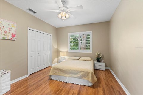 House in Tampa, Florida 6 bedrooms, 335.38 sq.m. № 2101105 - photo 30