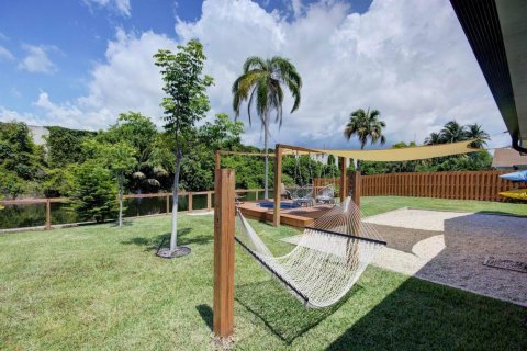 House in Delray Beach, Florida 3 bedrooms, 134.71 sq.m. № 2281405 - photo 5