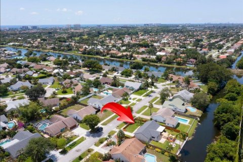 House in Delray Beach, Florida 3 bedrooms, 134.71 sq.m. № 2281405 - photo 15