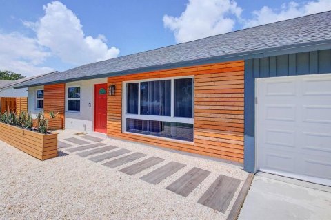 House in Delray Beach, Florida 3 bedrooms, 134.71 sq.m. № 2281405 - photo 4