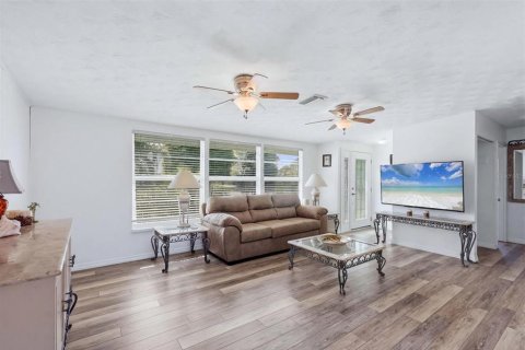 House in Englewood, Florida 2 bedrooms, 77.11 sq.m. № 2230717 - photo 11