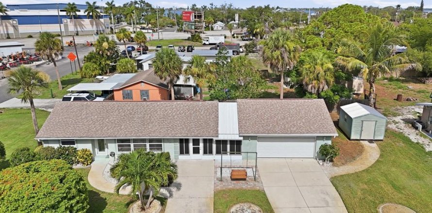 House in Englewood, Florida 2 bedrooms, 77.11 sq.m. № 2230717