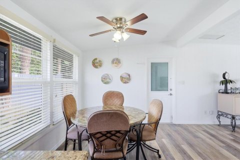 House in Englewood, Florida 2 bedrooms, 77.11 sq.m. № 2230717 - photo 18