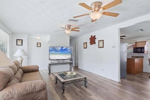House in Englewood, Florida 2 bedrooms, 77.11 sq.m. № 2230717 - photo 13