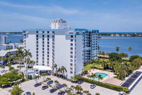 Condo in West Palm Beach, Florida, 3 bedrooms № 2250108