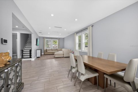 Villa ou maison à vendre à Tampa, Floride: 4 chambres, 220.18 m2 № 2198818 - photo 4