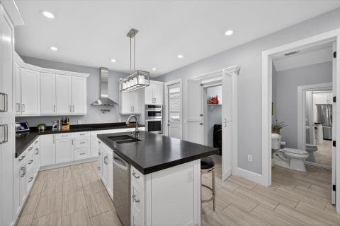 Villa ou maison à vendre à Tampa, Floride: 4 chambres, 220.18 m2 № 2198818 - photo 17