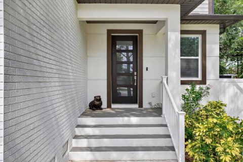 Villa ou maison à vendre à Tampa, Floride: 4 chambres, 220.18 m2 № 2198818 - photo 3