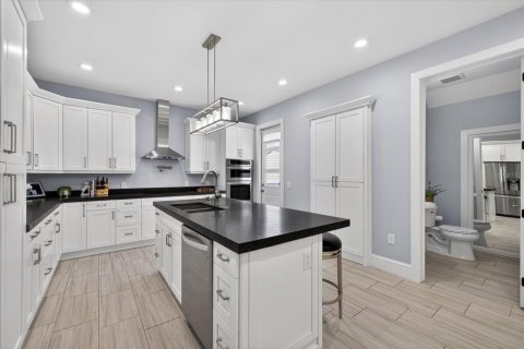 Villa ou maison à vendre à Tampa, Floride: 4 chambres, 220.18 m2 № 2198818 - photo 12