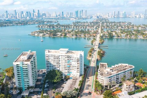 Copropriété à vendre à Miami Beach, Floride: 1 chambre, 88.26 m2 № 1996257 - photo 17